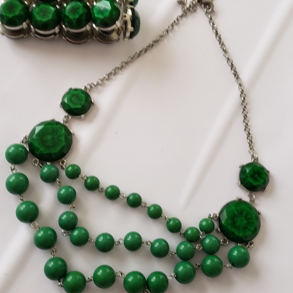 Green Necklace and bracelet